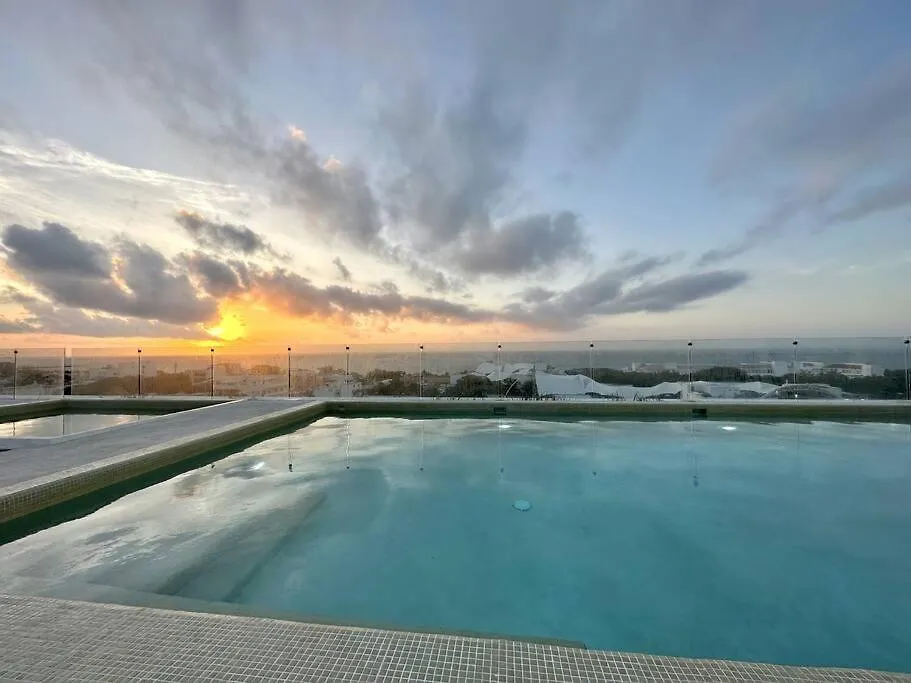 Comfortable Condo W/ City Views Rooftop Pool & Gym - 319 Musa Playa del Carmen 0*,  Mexiko