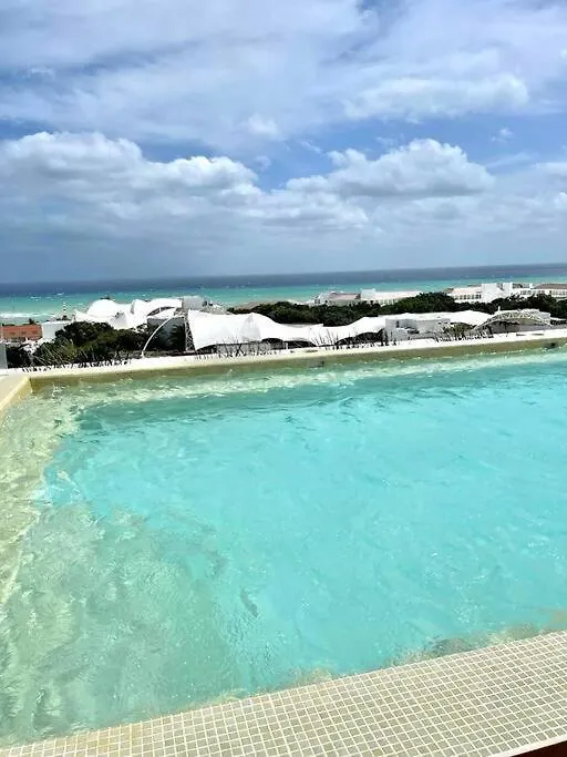 Comfortable Condo W/ City Views Rooftop Pool & Gym - 319 Musa Playa del Carmen Appartamento